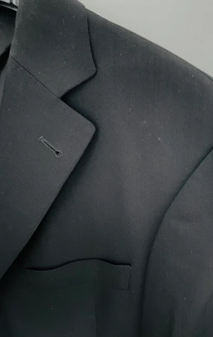 Pure virgin wool Hugo Boss blazer - Hugo Boss blazer made in USA. Pure virgin wool. Good condition. Size US 36R 