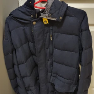 Parajumper vinterjacka - Vid snabb och smidig affär går priset att diskutera.  