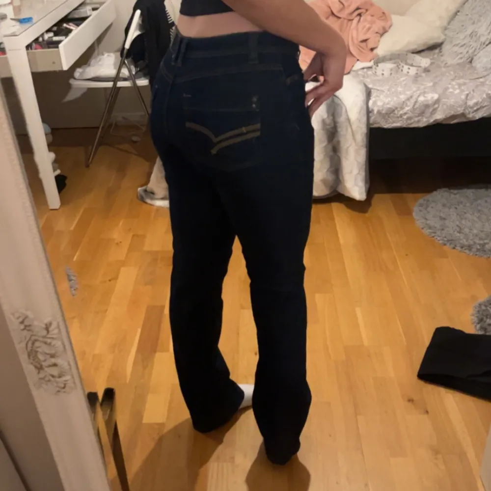 Jättefina lågmidjade jeans som jag aldrig använt, 150kr+frakt💕. Jeans & Byxor.