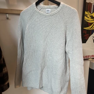 Tröja från zara - Storlek Small - beige 