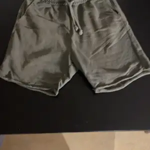 Gröna mjukis shorts från H&M