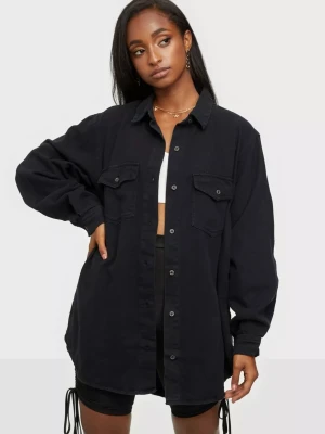 Skjortjacka från Nelly - Lite som ett ”tunt” jeanstyg. 