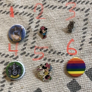 Pins⚡️ - 10kr st👍🏻👍🏻👍🏻👍🏻
