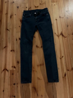 Jeans - Mörkblå jeans från Cubus. Bra skick. Djur i hemmet.