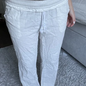 LINNEBYXOR  - Säljer dessa super snygga lowwaist bootcut linne byxorna!!💗INTE ROXY!!