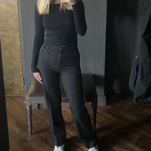 Madlady kostymbyxor  - Snygga kostymbyxor från madlady som är för små för mig. Knappt använda