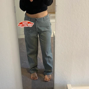 Byxor  - Jättefina jeans som jag knappt använder längre men är fortfarande i bra skick 