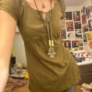 Cool topp - Så fin grön topp i skönt och stretchigt material!