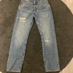 Levis 501 - Levis 501 byxor. Storlek 31.32. Riktigt fint skick, har mycket kvar att ge.