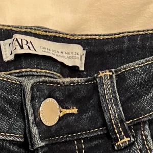 Jeans  - Mörka jeans