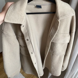 Jacka Ginatricot - Jättefin höst/vårjacka från Ginatricot, storlek M. Använd fåtal gånger💖💖