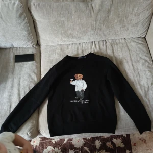 polo bear ralph laruen - polo tjocktröja stolek m i nyskick