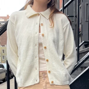 Kofta brandy melville  - Jättegullig kofta från brandy melville som jag aldrig använt 