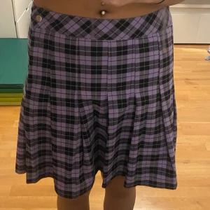 kjol - super fin rutig kjol från hm som inte kommer till användning längre ❤️