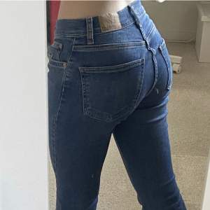 Lägger ut dessa igen för att fler ska se🤩Low waist bootcut jeans  från Gina, säljer då de ej kommer till användning 