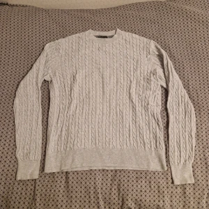 Crocker Stickad Tröja Grå - Storlek S och i väldigt gott skick!