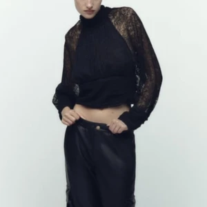 Spetstopp - Spetstopp med öppen rygg ifrån Zara, aldrig använd. Prislapp sitter kvar. Storlek M