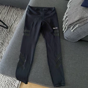 Aimin tights  - Äkta Aimin tights i svarta. Aldrig använda. Storlek M. 