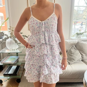 Sommarklänning!  - Så snygg klänning till sommaren!!