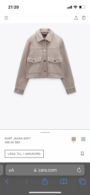 Kappa - Jag säljer denna kappa från Zara. Har använt den 2-3 gånger. Säljer den pga att den är lite kort på mig. Jag är 165 cm och kappan går till höften.  Storlek XS. Original pris 400.