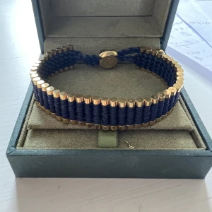 Armband edblad - Armband från Edblad i guld och mörlblått i fint skick❤️ möts upp på Östermalm eller fraktar 