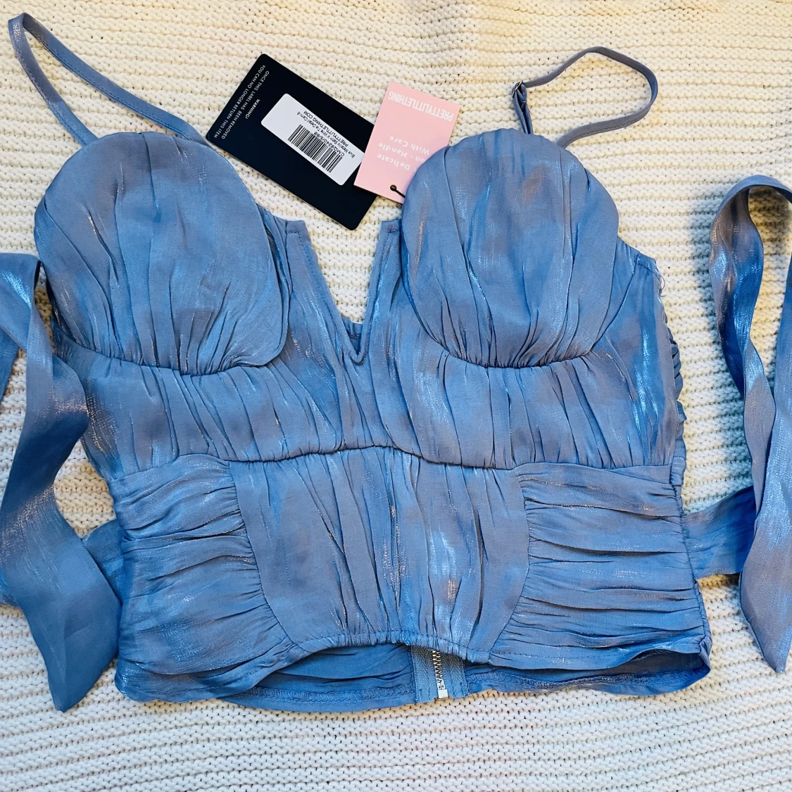 Ny ljusblå satintopp! Perfekt till fest! - 91