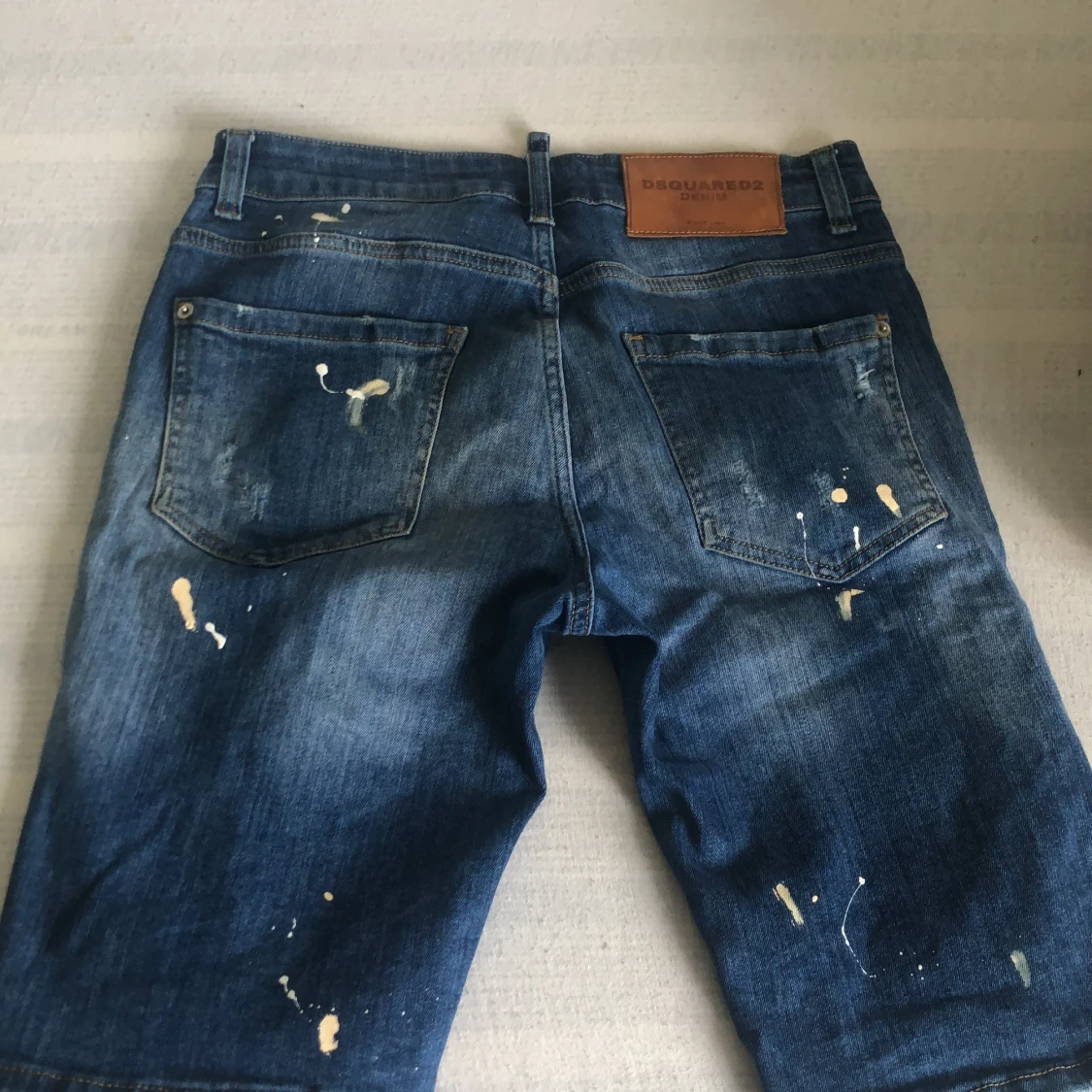 Hej jag säljer dina Dsquared2 shorts storlek 44 - 90