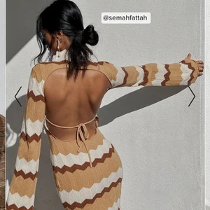 Sommarklänning - Jättefin somrig klänning som inte riktigt var min stil egentligen, därför bara använd en gång. Nypris 599 kr. Bilder tagna från Nakds hemsida.