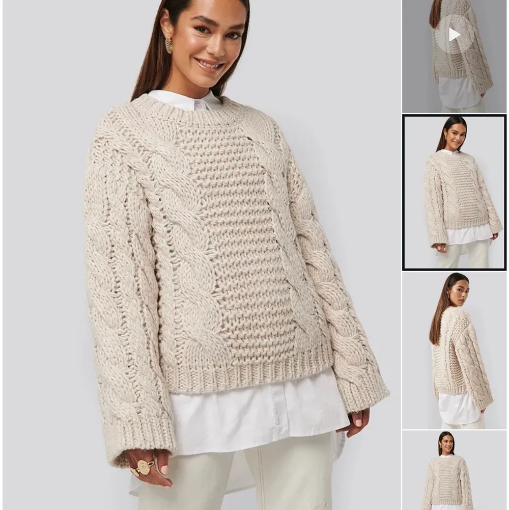 Slutsåld chunky knitted sweater ifrån NA-KD. Stl XXS/XS. Stor i storleken! Använd, men fint skick! Köparen står för frakten🥰. Stickat.