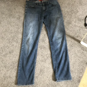 Lågmidjade jeans - Fina jeans som ja inte använder längre pga växt ur dom