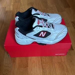 New balance - Köpta från Urban outfitters. Använt ett par ggr men mycket bra skick. 