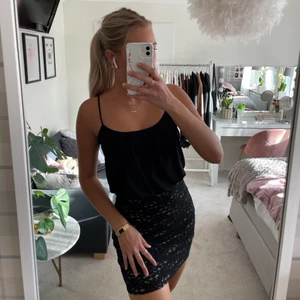 Fin klänning - Fin klänning köpt i USA, från märket SweetStorm💘 denna är superfin till festligare tillfällen✨