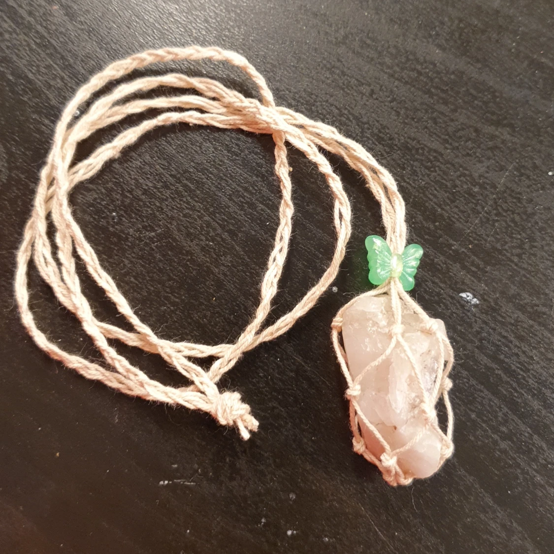 Halsband till kristaller