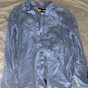Tommy hilfiger skjorta - Inte använd många gånger, inga fel, behöver bara strykas