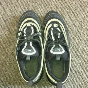 Nike 97 unisex  - Säljer pga jag inte använder dem mer. Endast använt ett par gånger. Pris går att diskutera. 