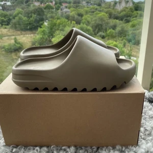 Skor - Knappt använda skor från hm, liknar de på första bilden, storlek 36/37 men passar en 38 också