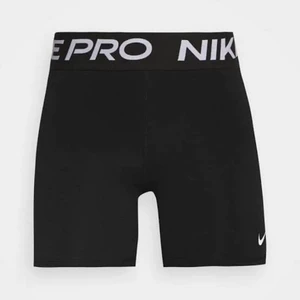 Säljer Nike pros för 250❤️(storlek M) - Köpte för 370kr