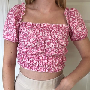 Top Shein - Top från Shein med volang