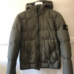 Stone island jacka  - Strl S, mycket fint skick inga skador eller liknande, sparsamt använd, ny pris kring 7000/8000
