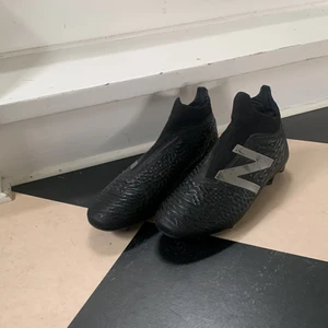 Fotbollsskor  - Bra skick knappt använda  Köpte dom i sommras  Jag säljer dom på grund av att dom har blivit försmå  