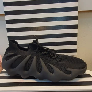 Skor - Moderiktiga sportskor med känsla av komfort och bra kvalitet , vi ligger inom bra priser