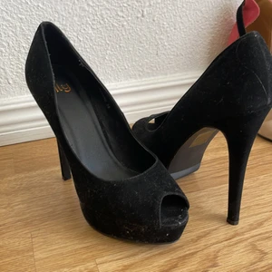 Klackar - Platåklackar från Nelly ish 12cm