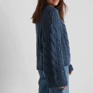 Stickad tröja från nakd - Kabelstickad tröja från nakd, liknande som sista bilden fast blå. 