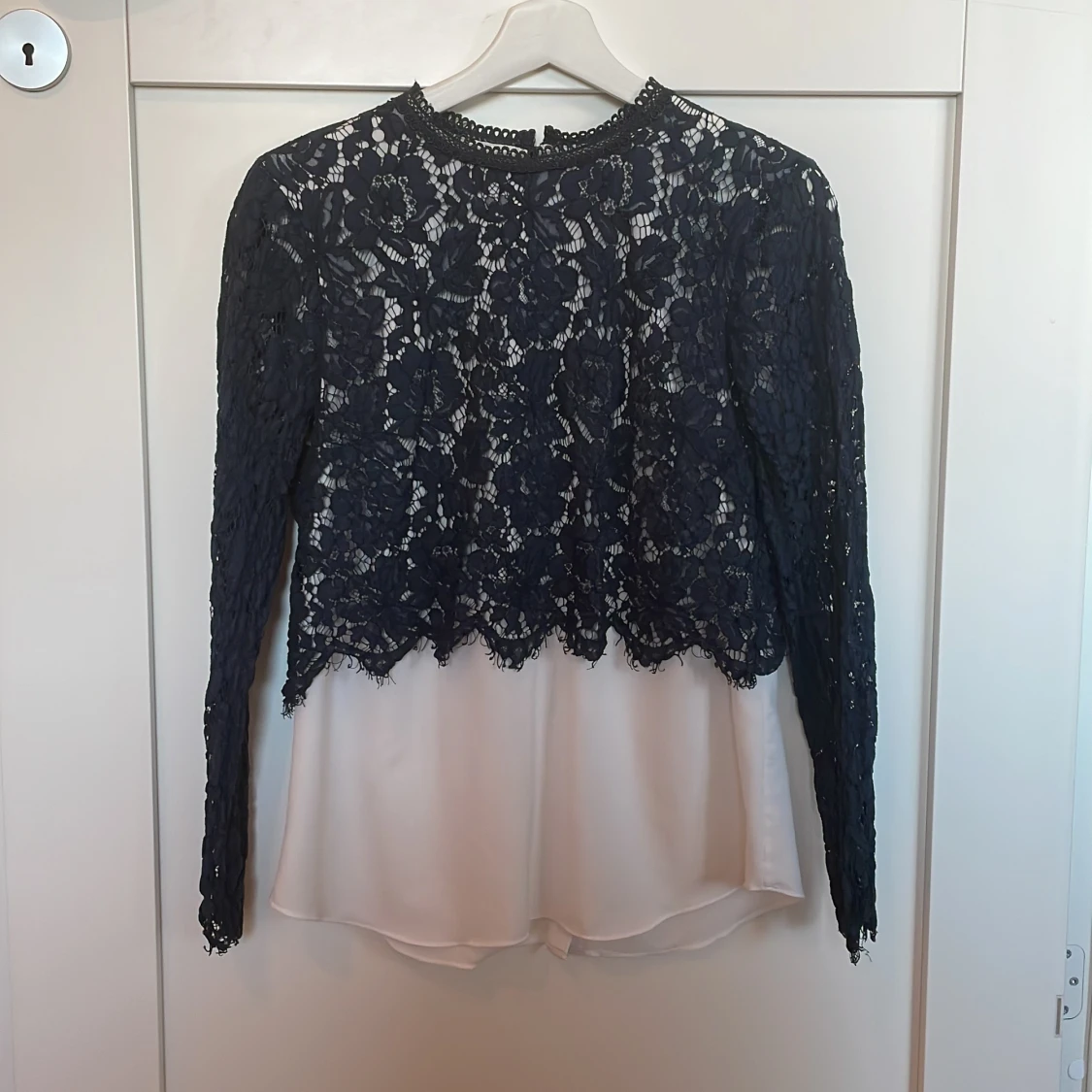 Spetsskjorta strl 38