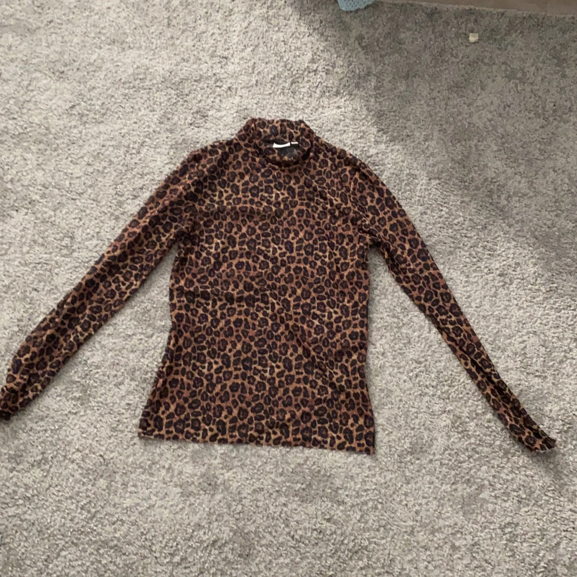 Leopardmönstrad tröja 