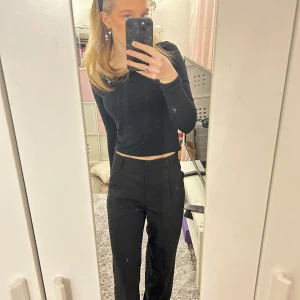 Kostymbyxor - Helt oanvända kostymbyxor från HM! Kostar 299 från början