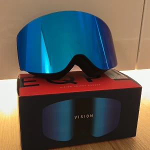 Eqpe ski goggle - Tja, säljer nu mina Skid glasögon, eqpe vision senior använda några få gånger. Nypris 600kr