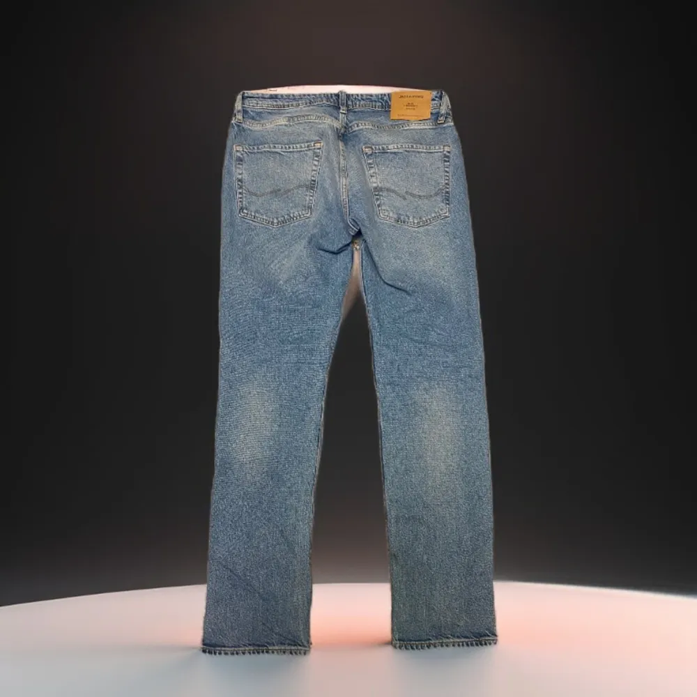 Ljusblå Jack & Jones jeans använda 2-3 ggr men hade köpt fel modell o därför till salu, Slim Fit W31 L32, Skriv vid intresse! 😊. Jeans & Byxor.