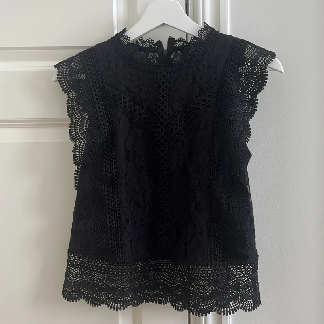 Svart topp från only