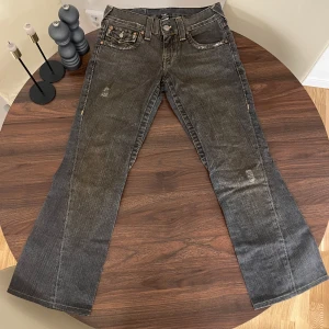 🔥True religion🔥 Vintage Joey svart - 🔥True religion, joey🔥 💯VINTAGE💯 🇺🇸MADE IN USA🇺🇸 ⬛️Svarta/ mörkgrå⬜️ 👖Strl: 28 W, 33 L👖